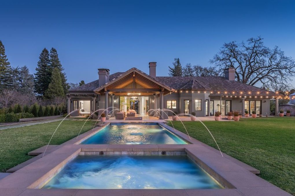 550 Zinfandel Lane in St. Helena